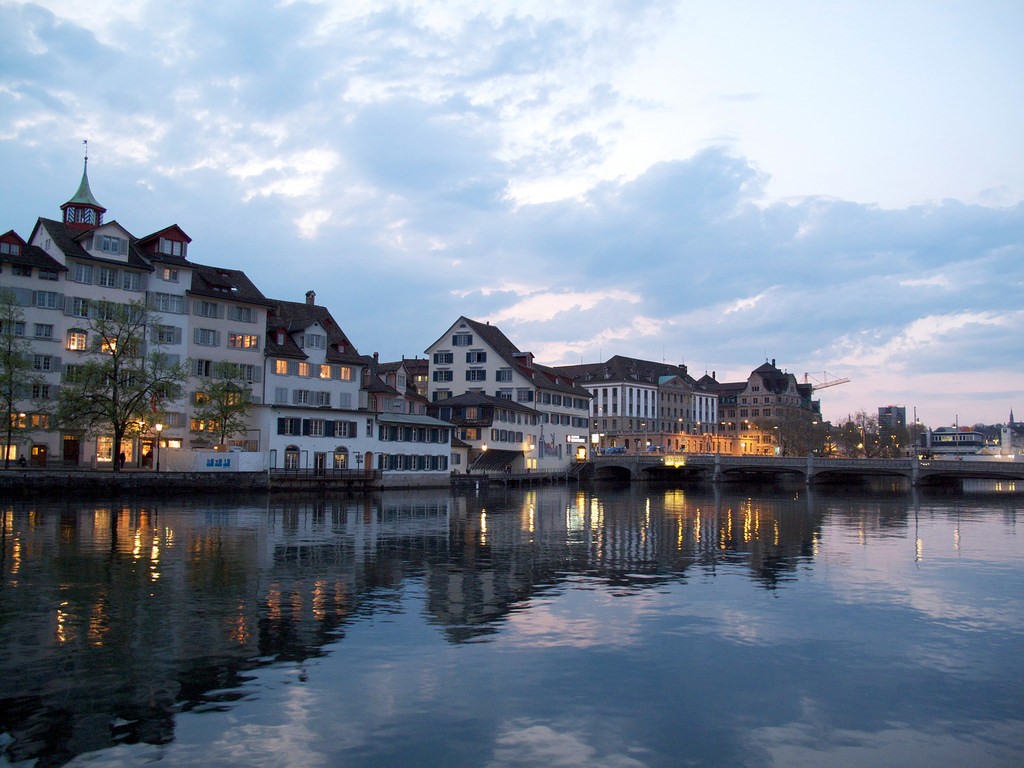 Best Areas to Stay in Zurich - Altstadt or Enge? - Check in Price