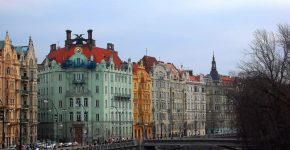 averague minimum salary in Prague Czech Republic
