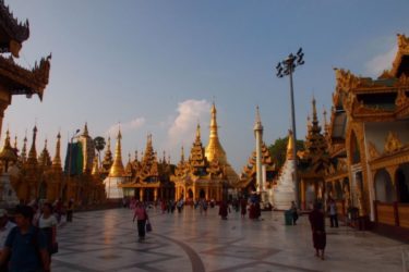 pagoda myanmar train