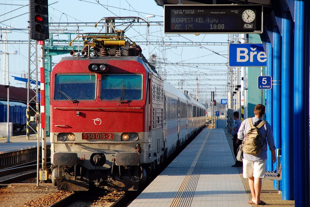slovak-zsr-train-in-czech-republic