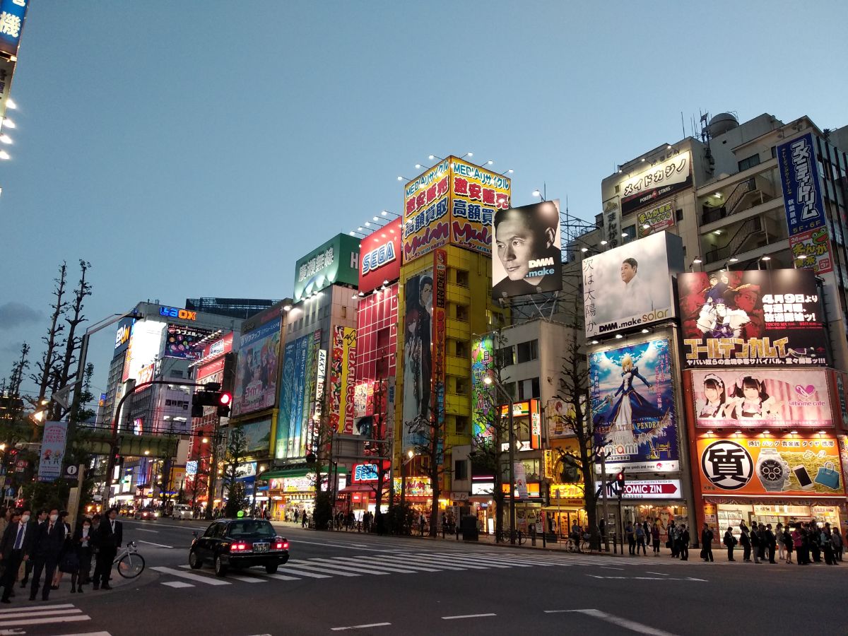 average minimum salary in tokyo japan