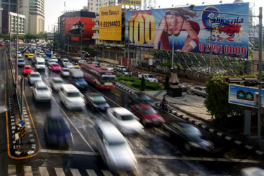 average minimum salary in Bangkok Thailand