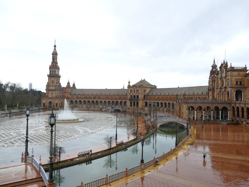 where to stay in seville